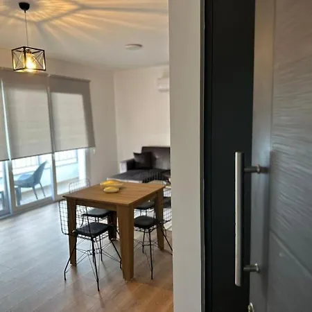 Mckenziegold 15, 2-bedroom Luxury By Myguest Cyprus Apartamento